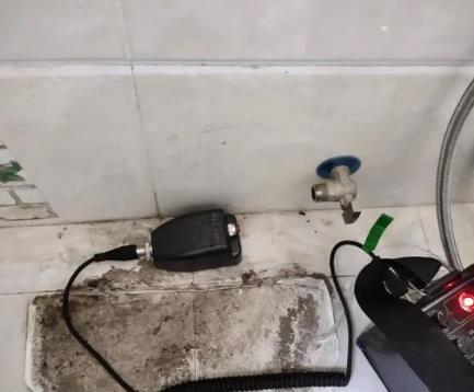 万柏林屋顶漏水维修公司分享下卫生间漏水的危害及解决方法